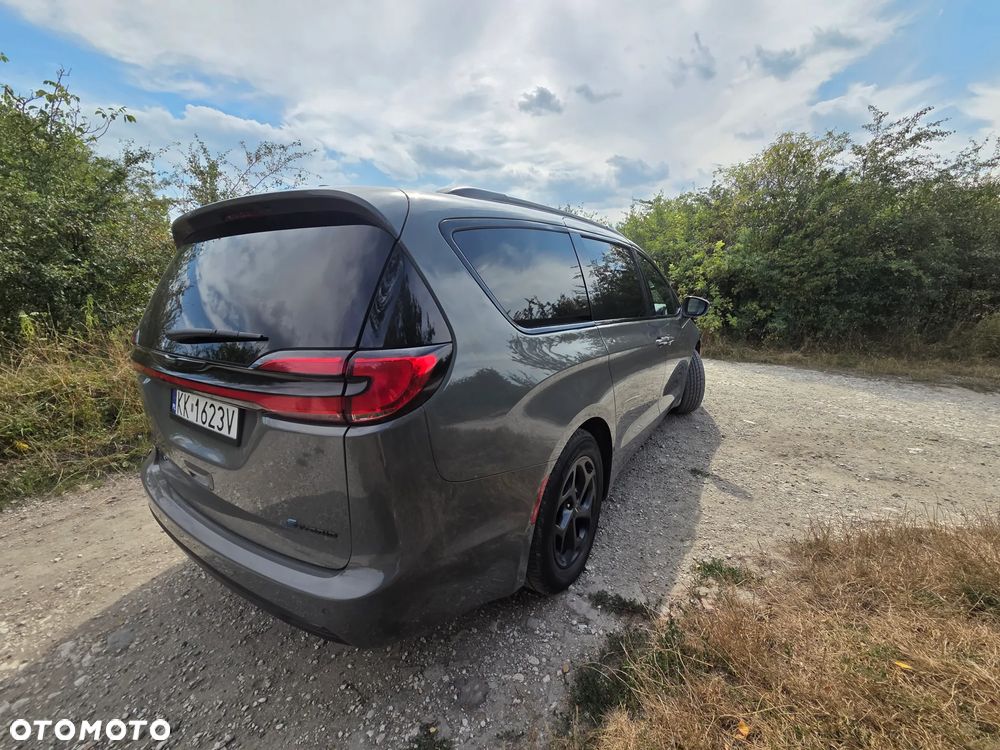 Chrysler Pacifica - 3