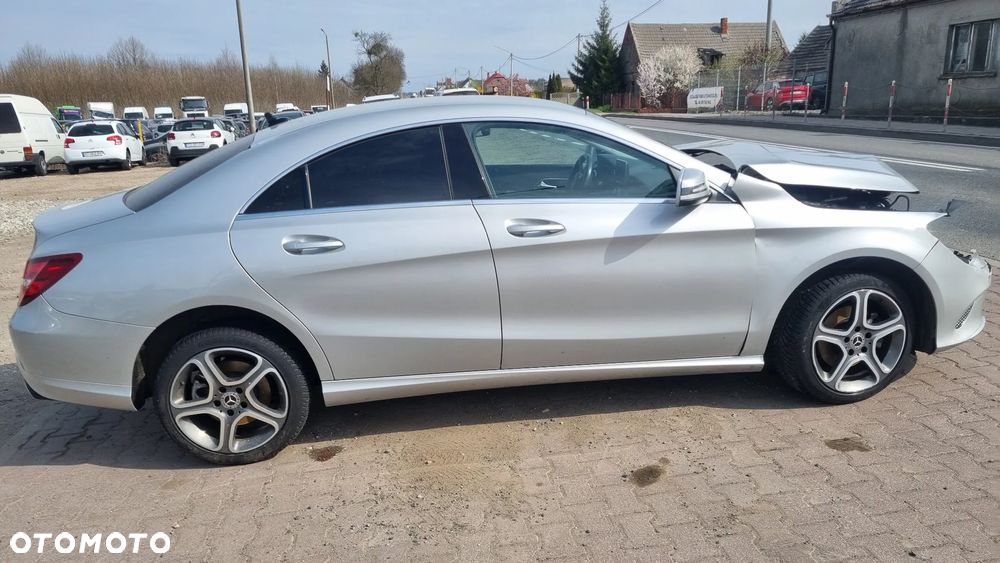 Mercedes-Benz CLA 200 d 7G-DCT UrbanStyle Edition - 4