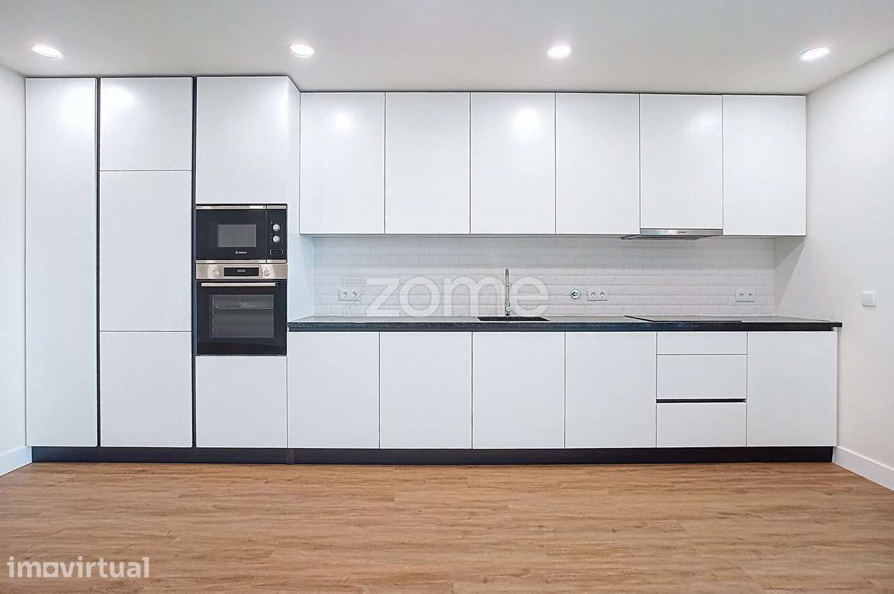 Moradia T4 de arquitetura moderna em Aradas - Grande imagem: 2/15