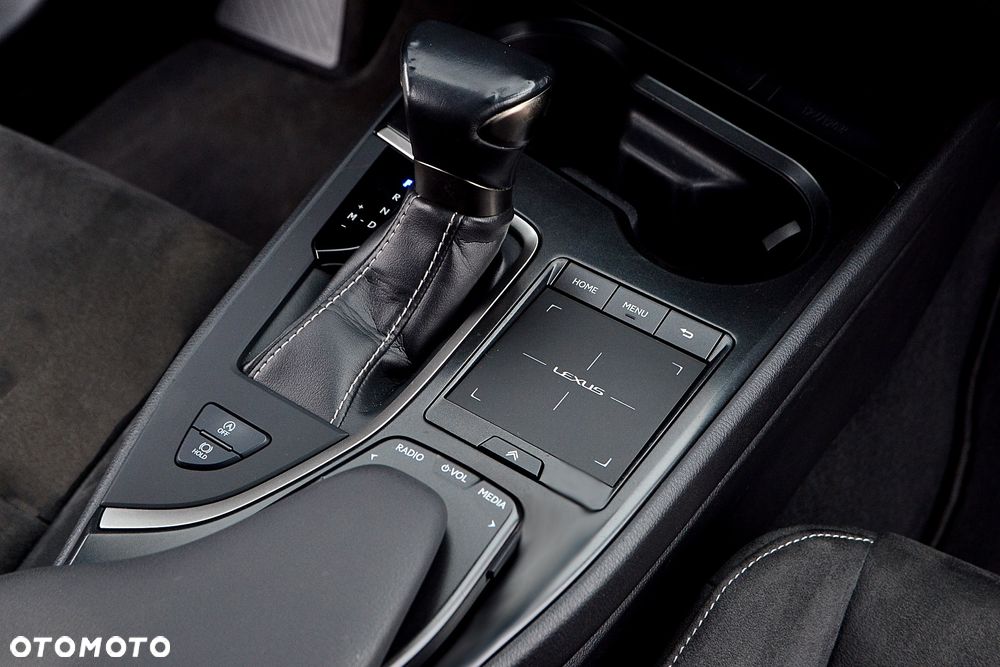 Lexus UX 200 GPF F Sport Design 2WD - 26