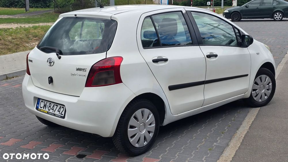 Toyota Yaris 1.0 Luna - 4