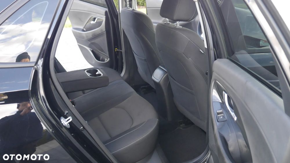 Hyundai i30 1.6 CRDi Automatik Style - 24