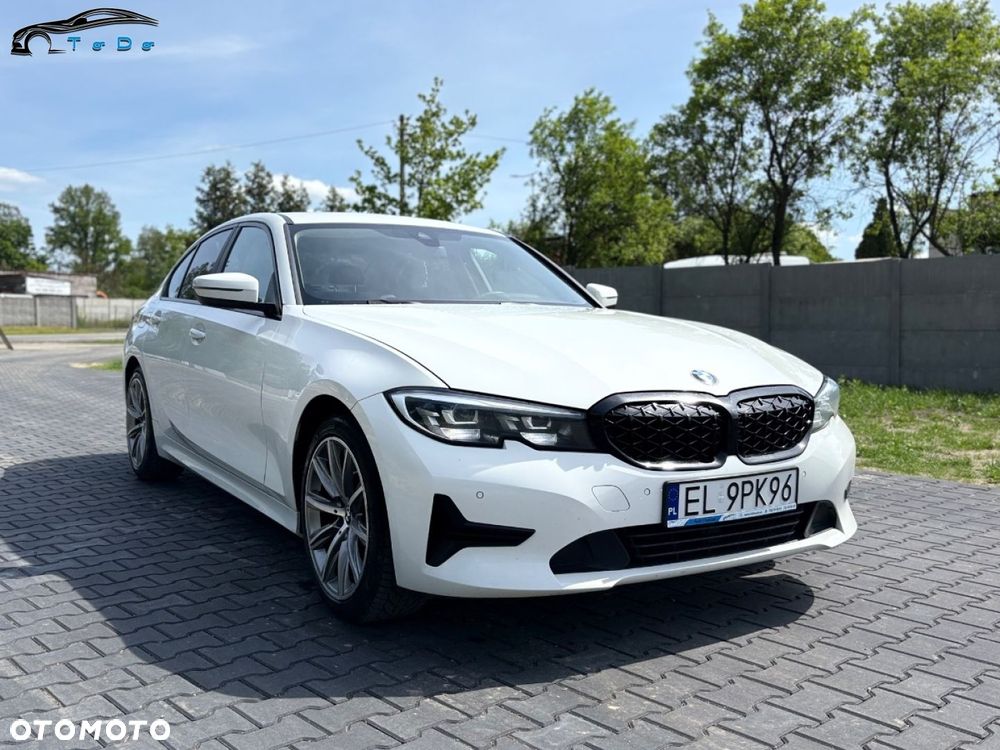 BMW Seria 3 318d M Sport - 9