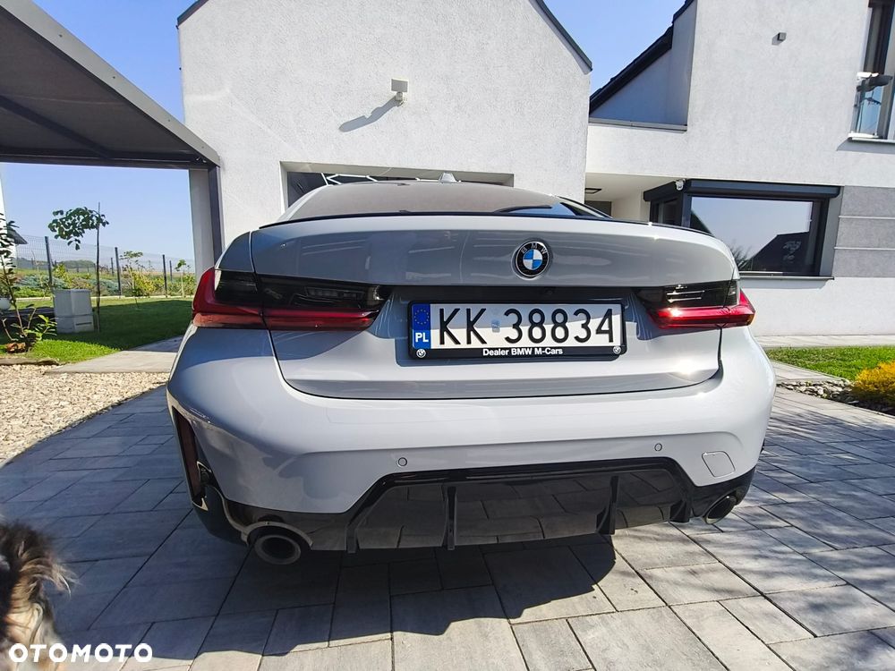BMW Seria 3 330i xDrive M Sport - 9