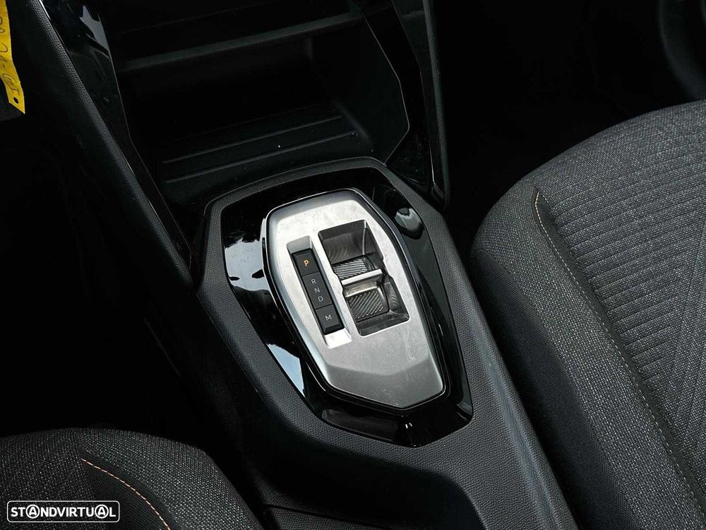 Peugeot 208 1.2 Hybrid Style e-DCS6 - 12