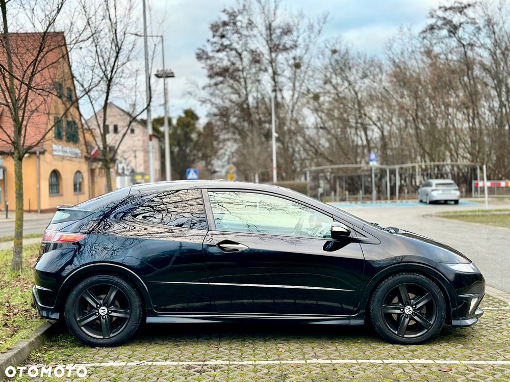 Honda Civic 2.2i-CTDi TypeS + - 24