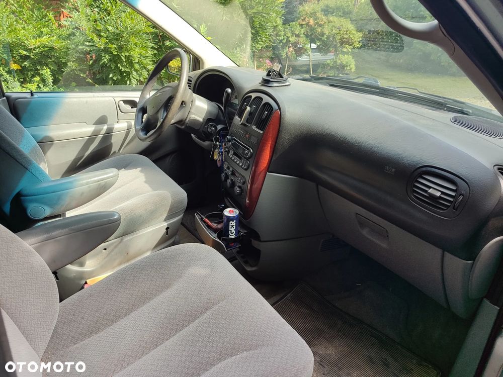 Chrysler Town & Country - 5