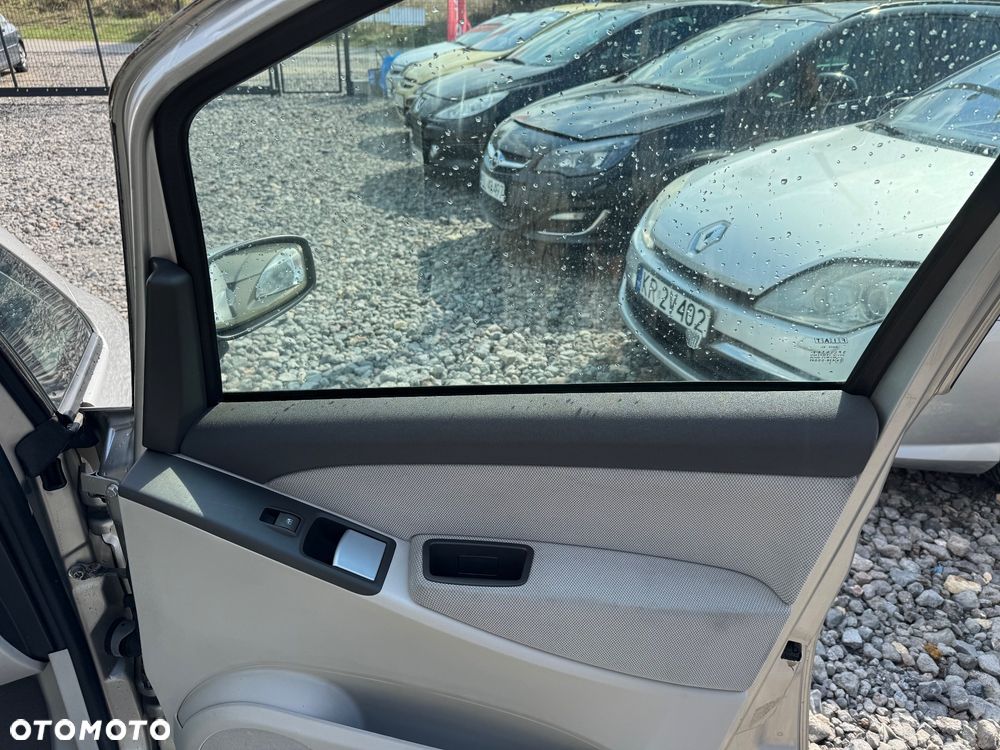 Fiat Idea 1.4 16V Dynamic - 19