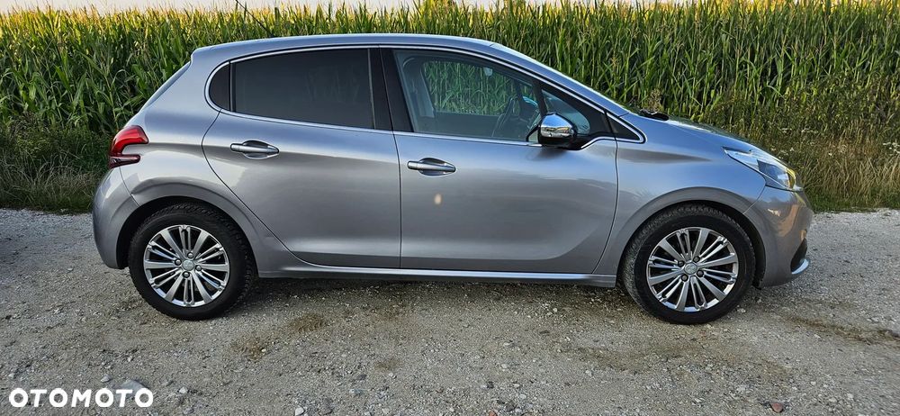 Peugeot 208 - 6