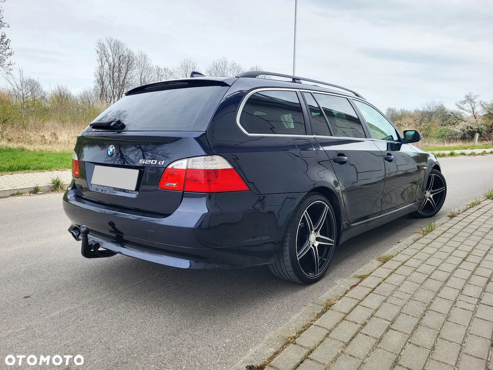 BMW Seria 5 520d Touring - 4