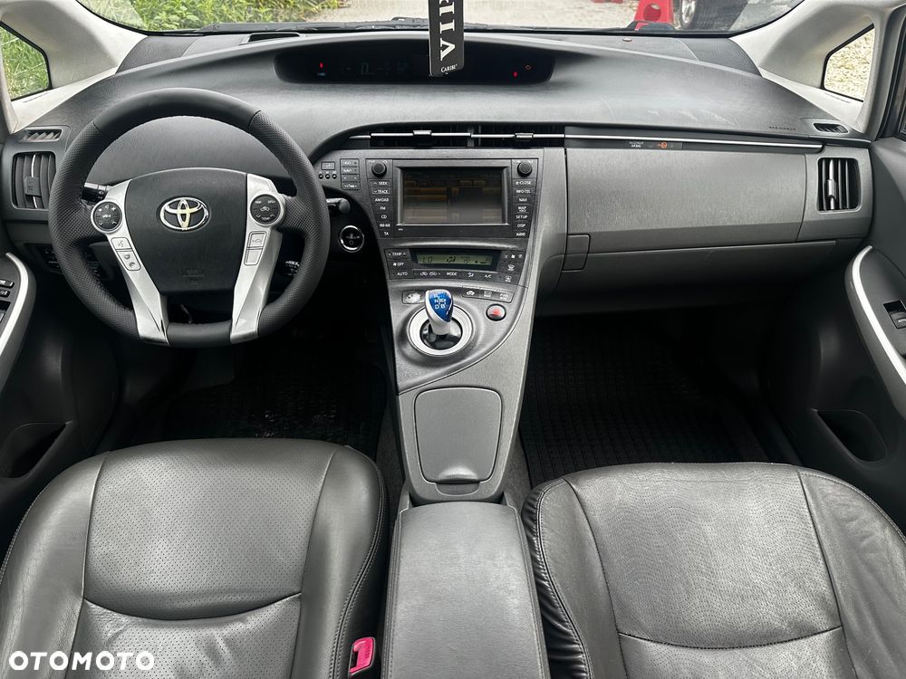 Toyota Prius 1.8 HSD Premium - 22