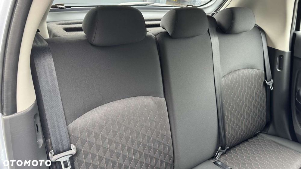 Mitsubishi Space Star - 25