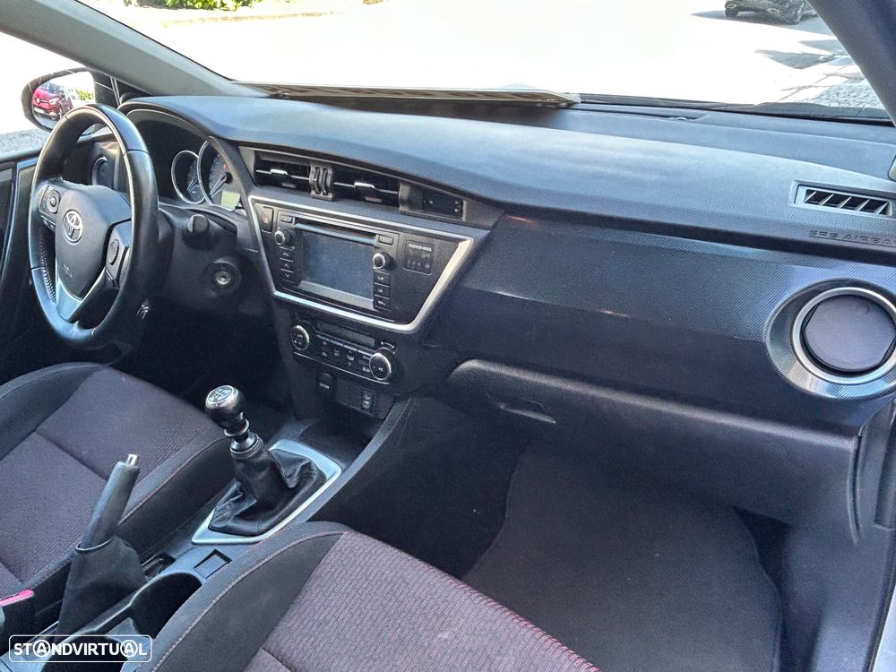 Toyota Auris Touring Sports 1.4 D-4D Com+P.Sport +Navi - 12