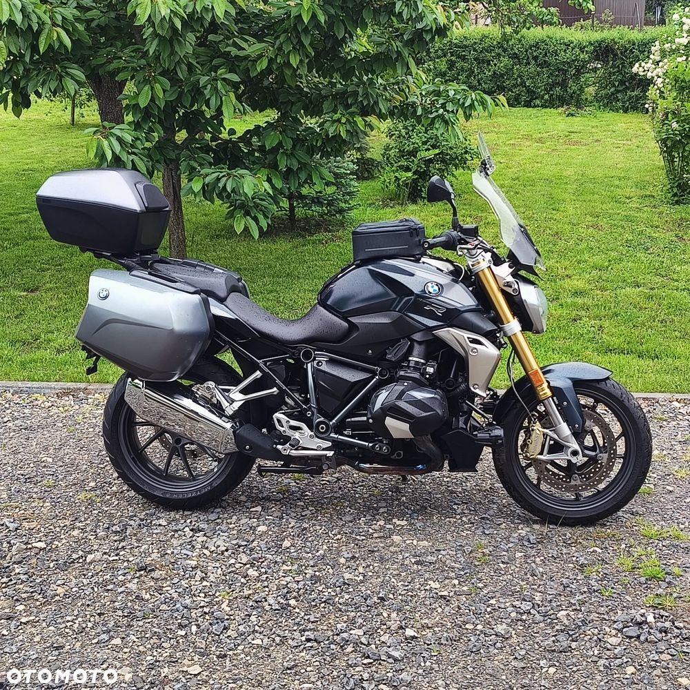 BMW R - 1