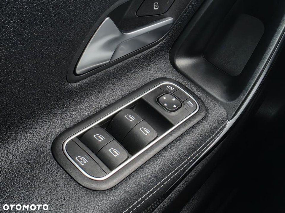 Mercedes-Benz CLA - 16