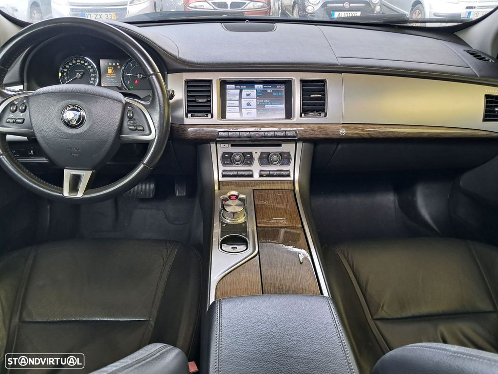 Jaguar XF 2.2 D Luxury - 5