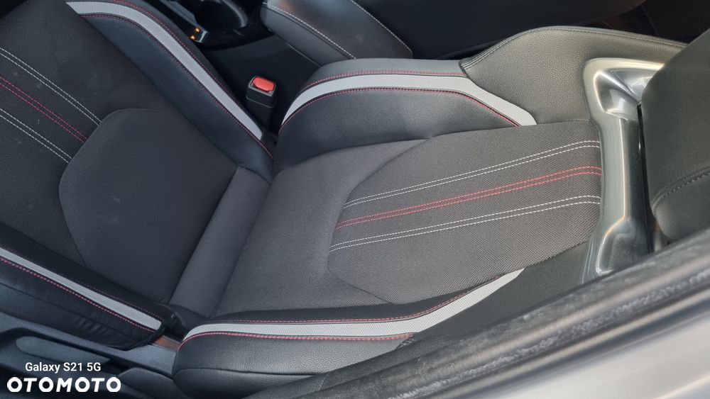 Toyota Corolla 2.0 Hybrid GR Sport - 8