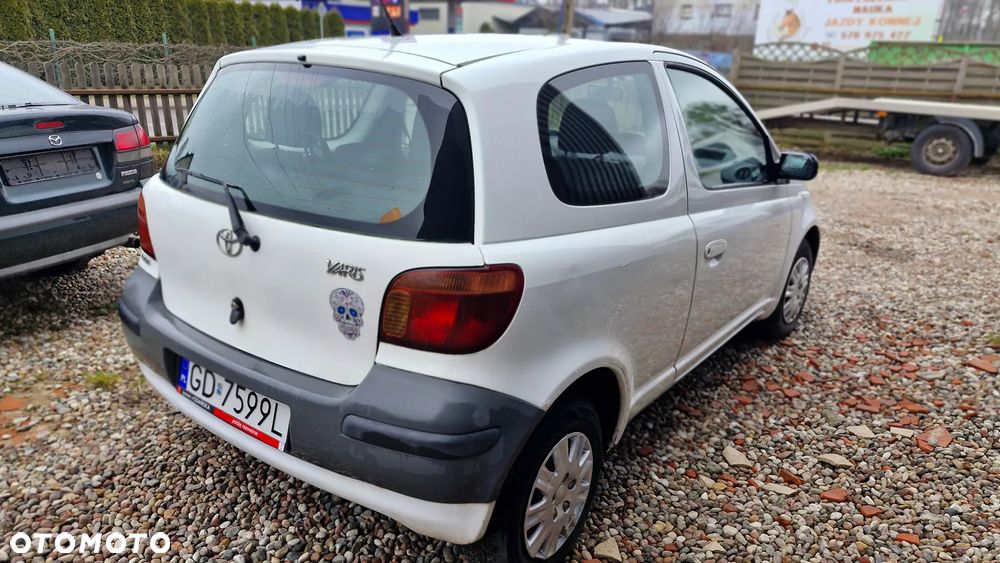 Toyota Yaris 1.0 Base - 3