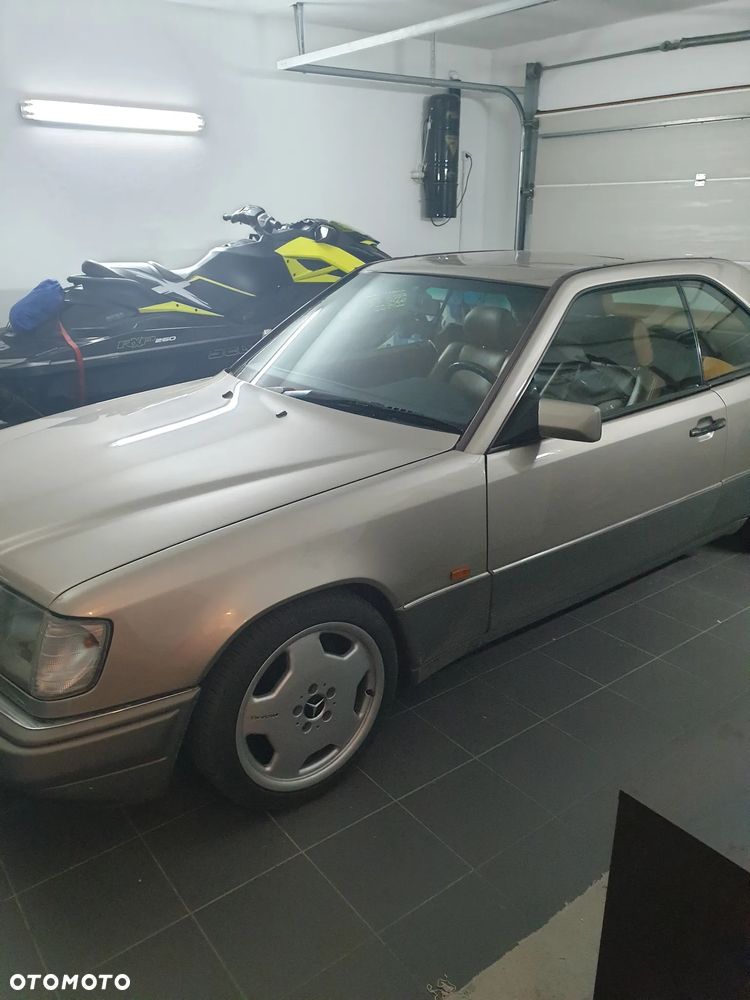 Mercedes-Benz Klasa E 320 - 17