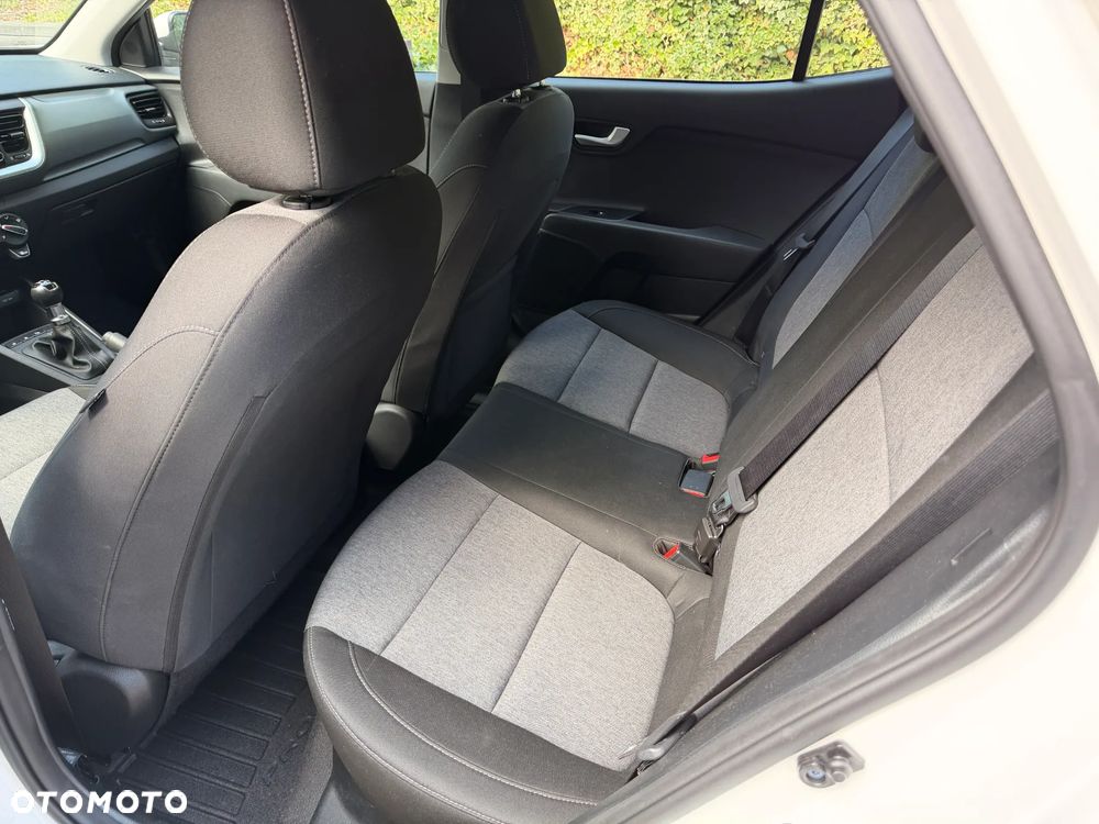 Kia Stonic 1.2 L - 8
