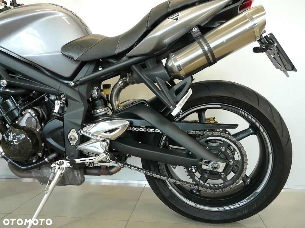 Triumph Street Triple - 18