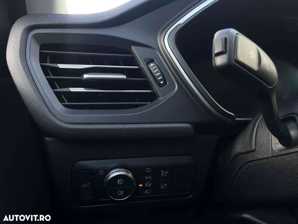 Ford Kuga - 13
