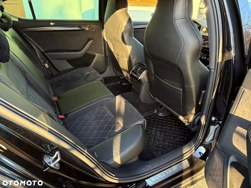 Skoda Superb 2.0 TDI SCR Sportline DSG - 10