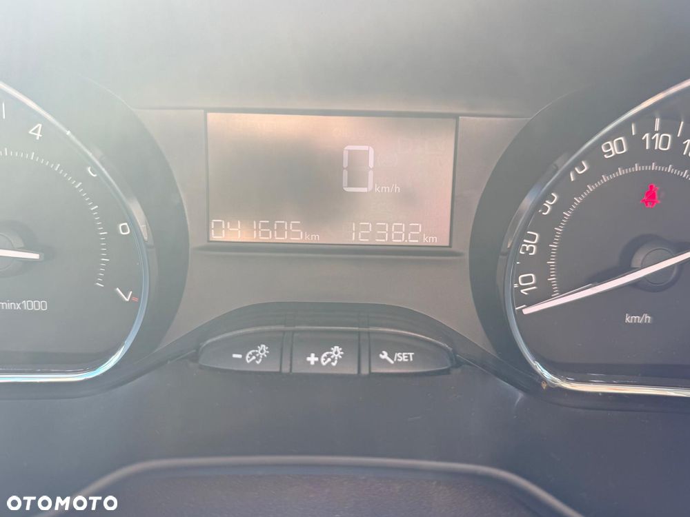 Peugeot 2008 1.2 VTi Allure - 7