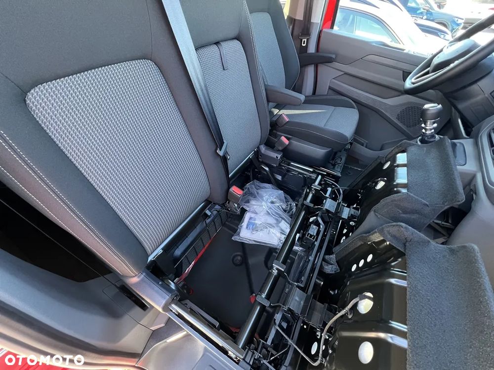 Volkswagen Caravelle - 26