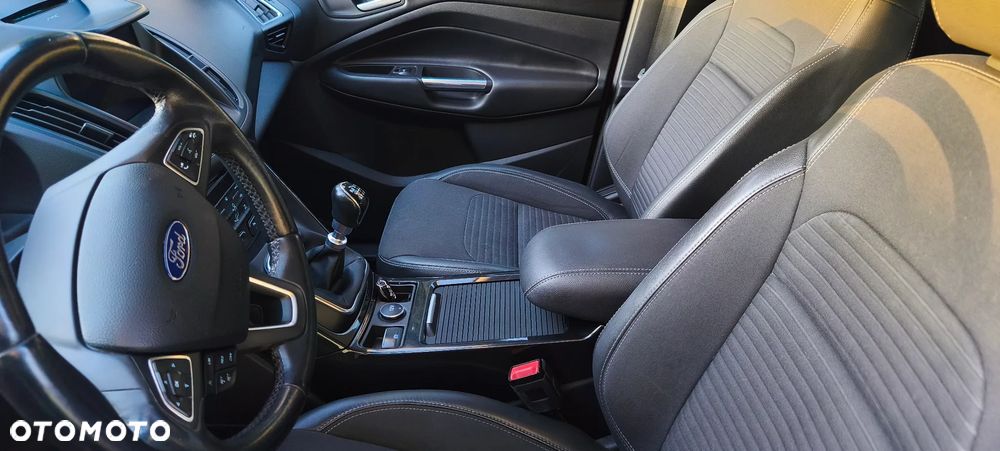 Ford Kuga 1.5 EcoBoost 2x4 Titanium - 7