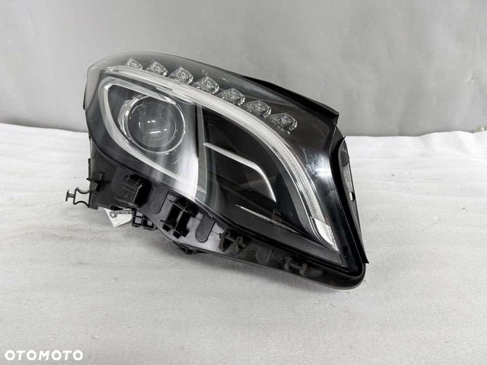 Lampa przednia prawa Mercedes-Benz GLA W156 X156 A156  XENON LED - 1