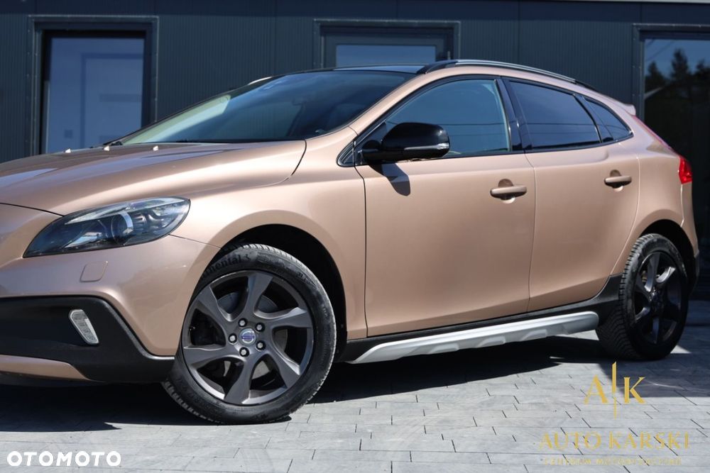 Volvo V40 Cross Country - 11