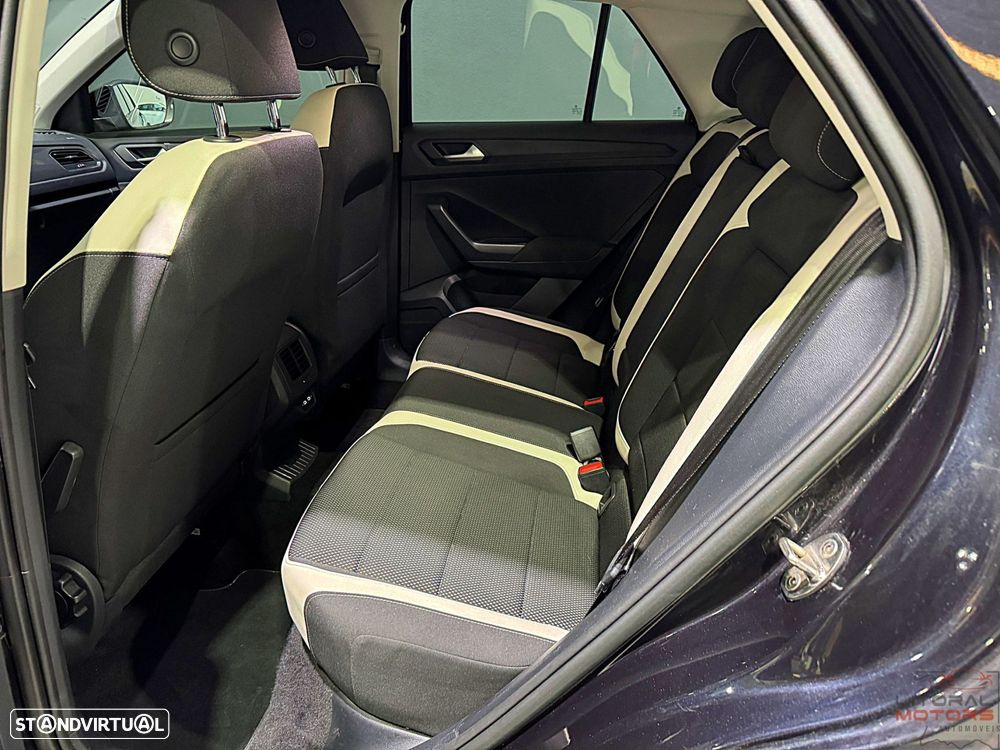 VW T-Roc 1.5 TSI Sport DSG - 17