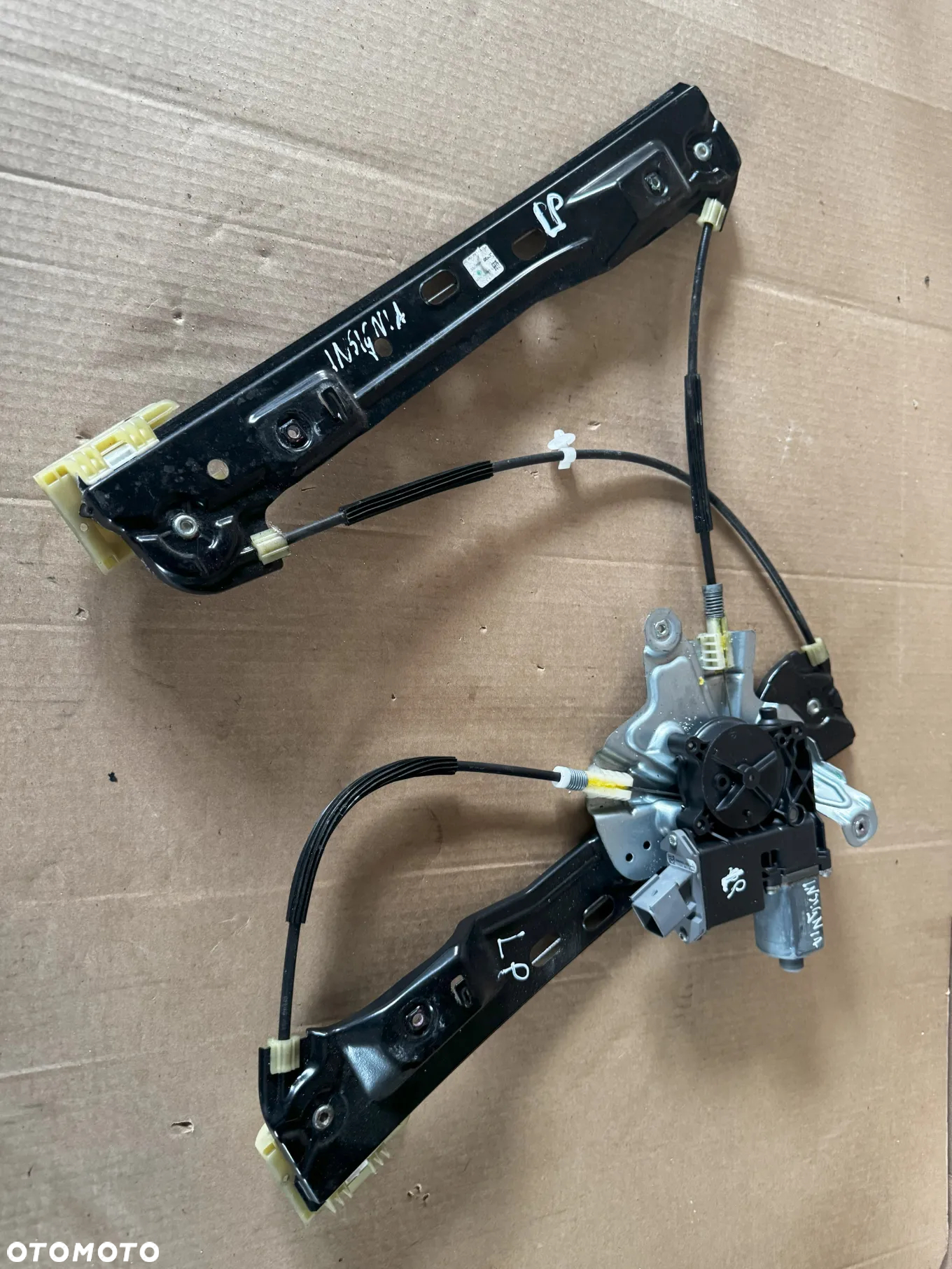 Podnośnik szyby mechanizm silniczek lewy przedni Opel INSIGNIA A 965872102 - 2