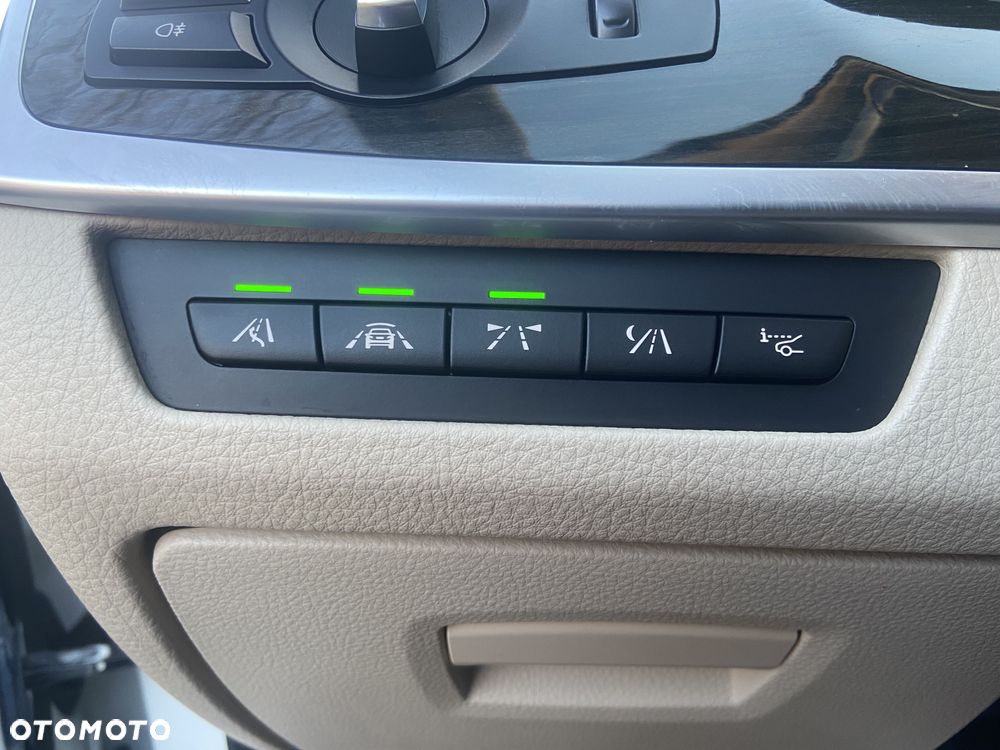 BMW Seria 5 520d xDrive Luxury Line - 33