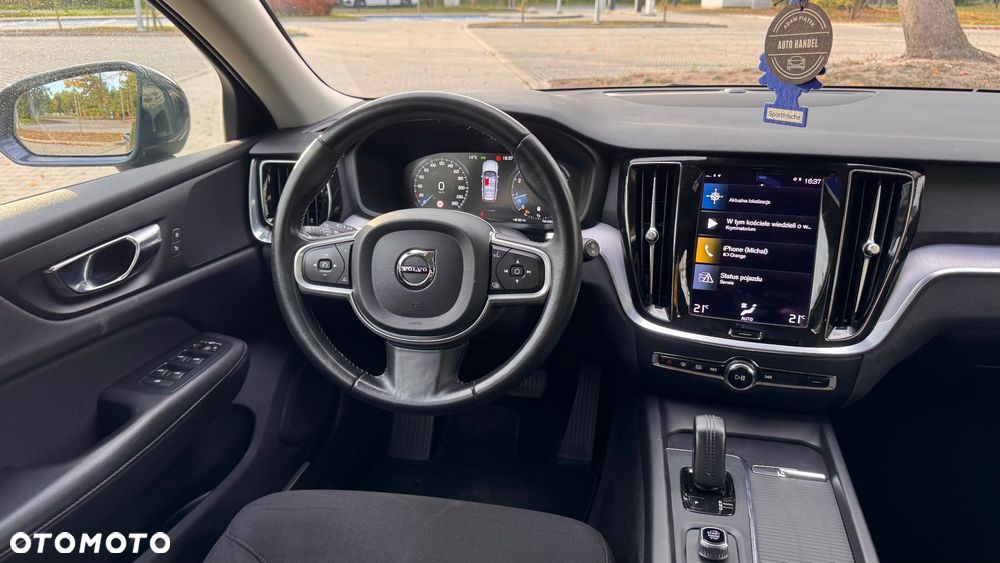 Volvo V60 B3 B DKG Momentum - 37