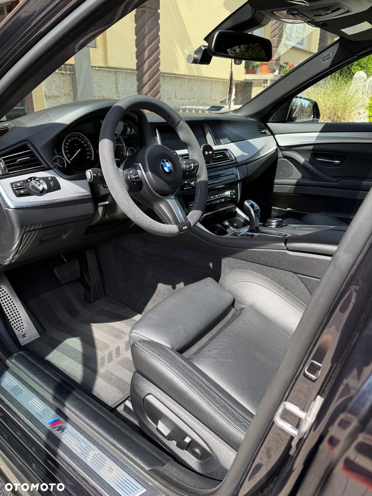 BMW Seria 5 525d xDrive - 13