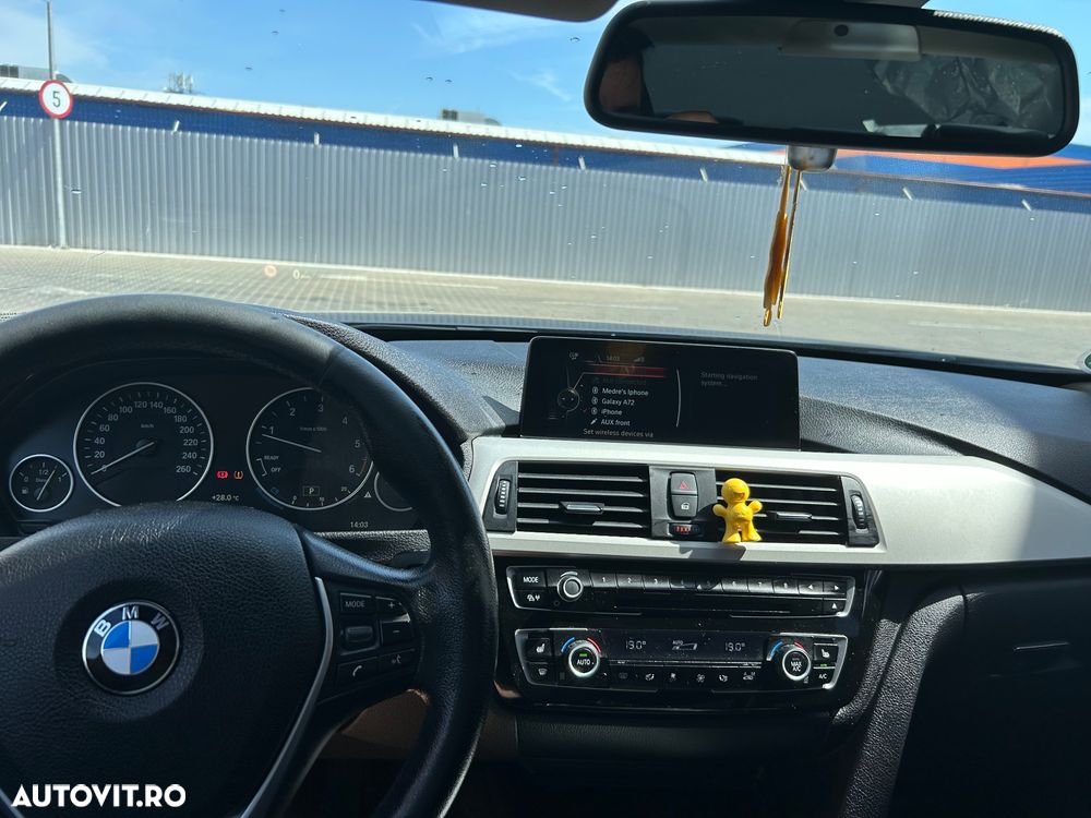 BMW Seria 3 320d Touring Aut. Sport Line - 11