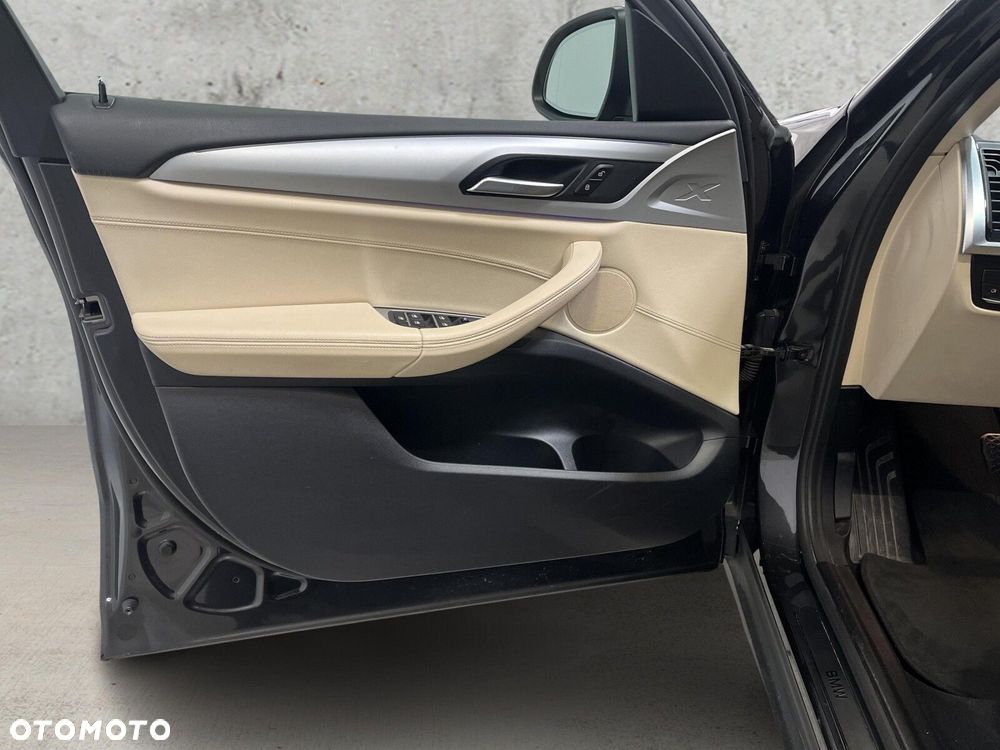 BMW X4 xDrive20d - 12