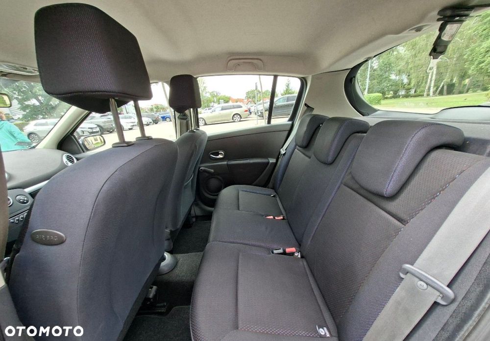 Renault Clio - 16