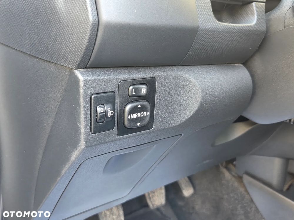 Toyota Yaris 1.33 VVT-i Executive - 35
