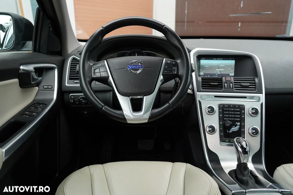 Volvo XC 60 D5 AWD Geartronic Ocean Race - 13