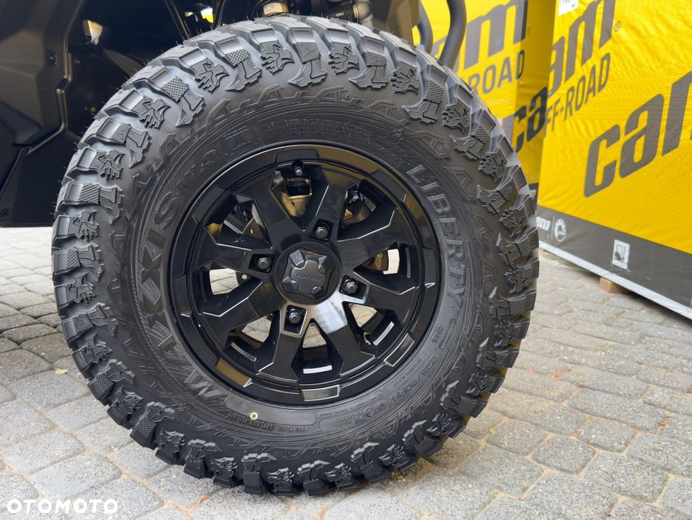 Can-Am Maverick - 12