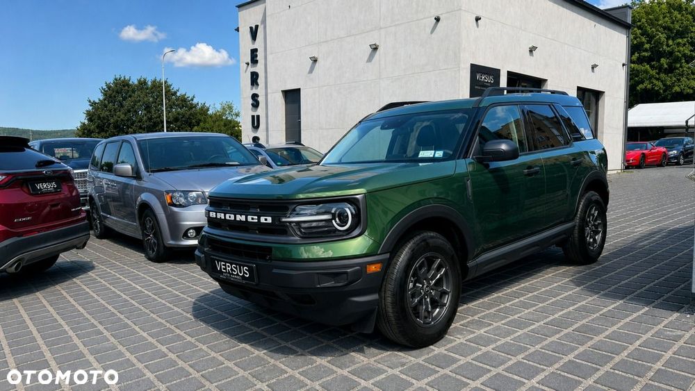 Ford Bronco - 1