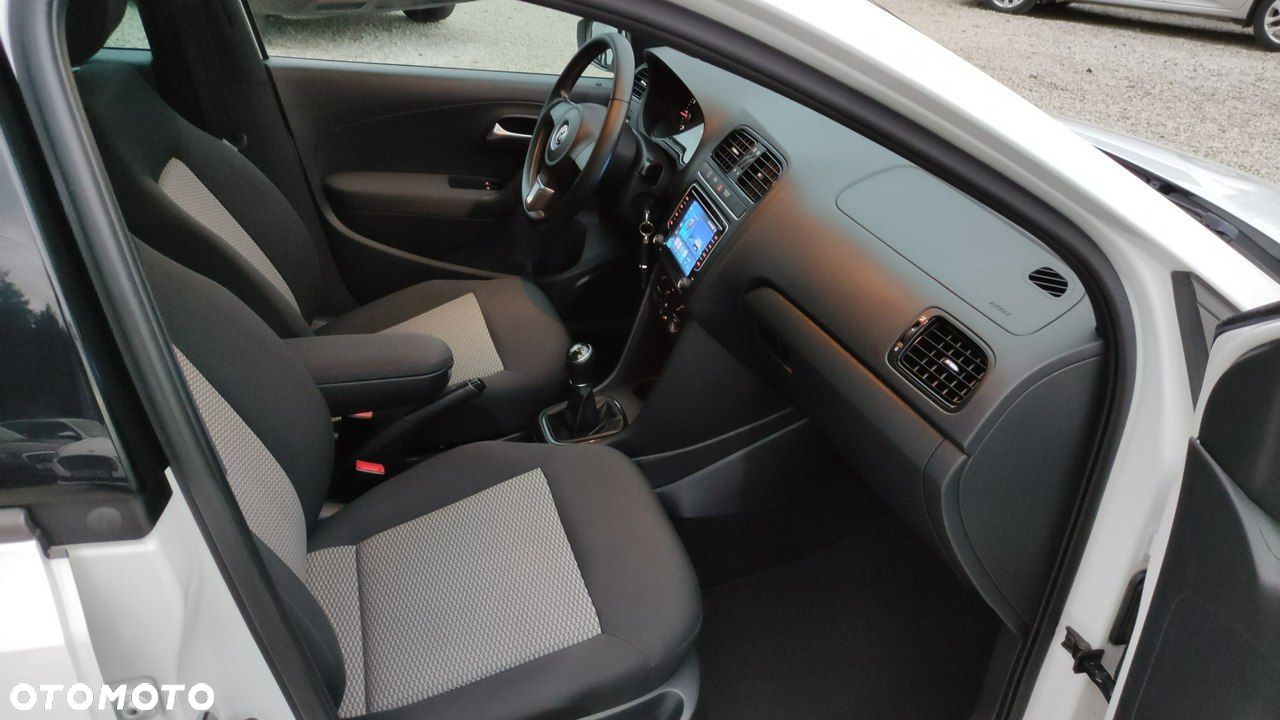 Volkswagen Polo - 32