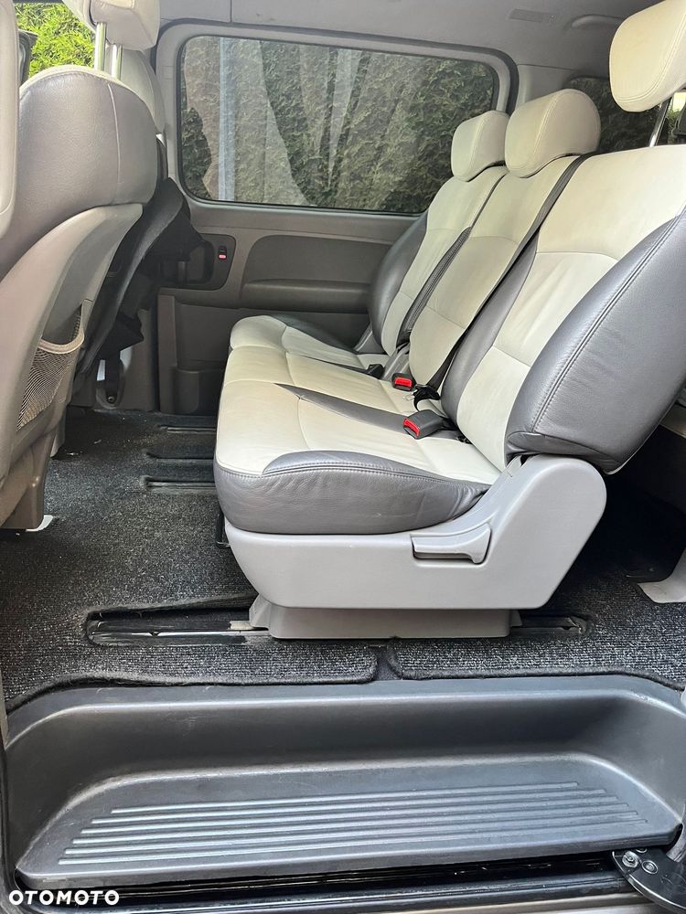 Hyundai H-1 Starex - 16