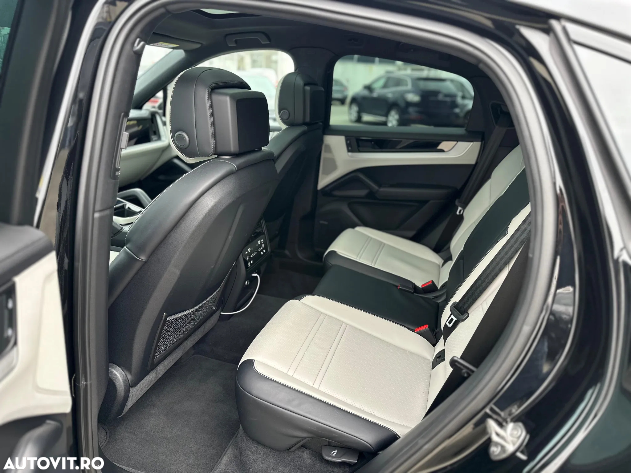 Porsche Cayenne Coupe Standard - 18