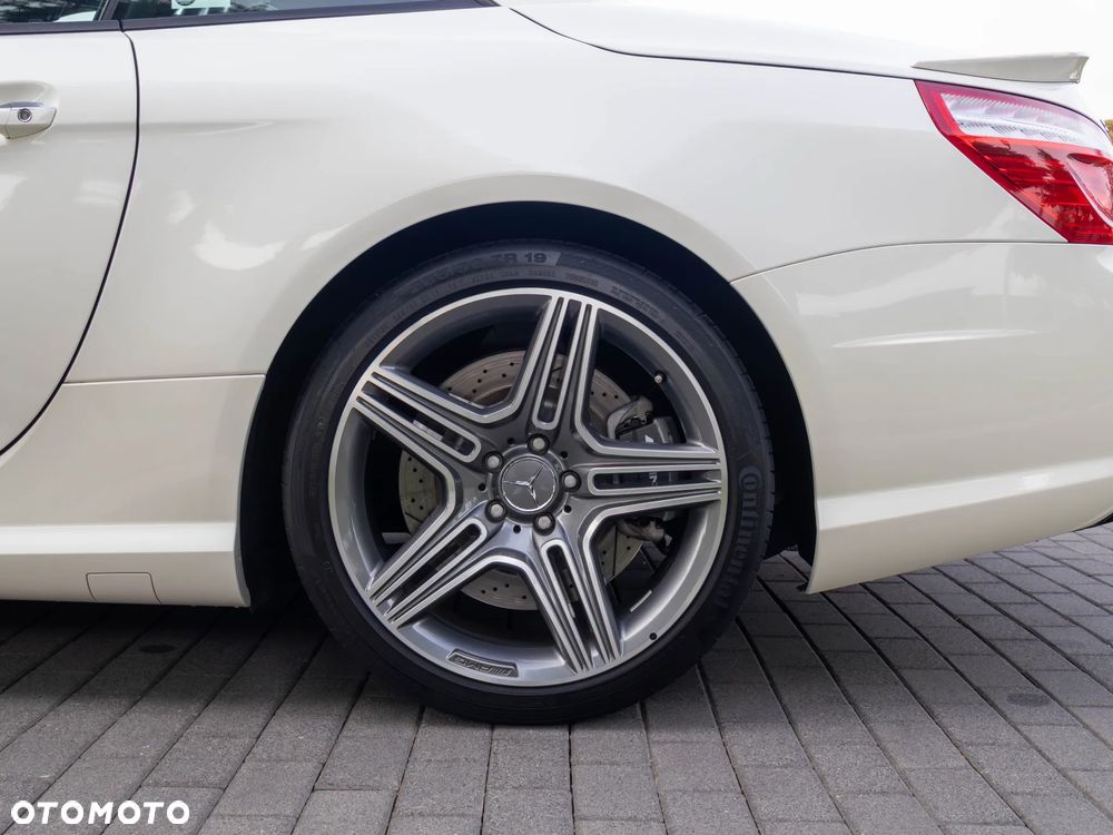 Mercedes-Benz SL 63 AMG - 8