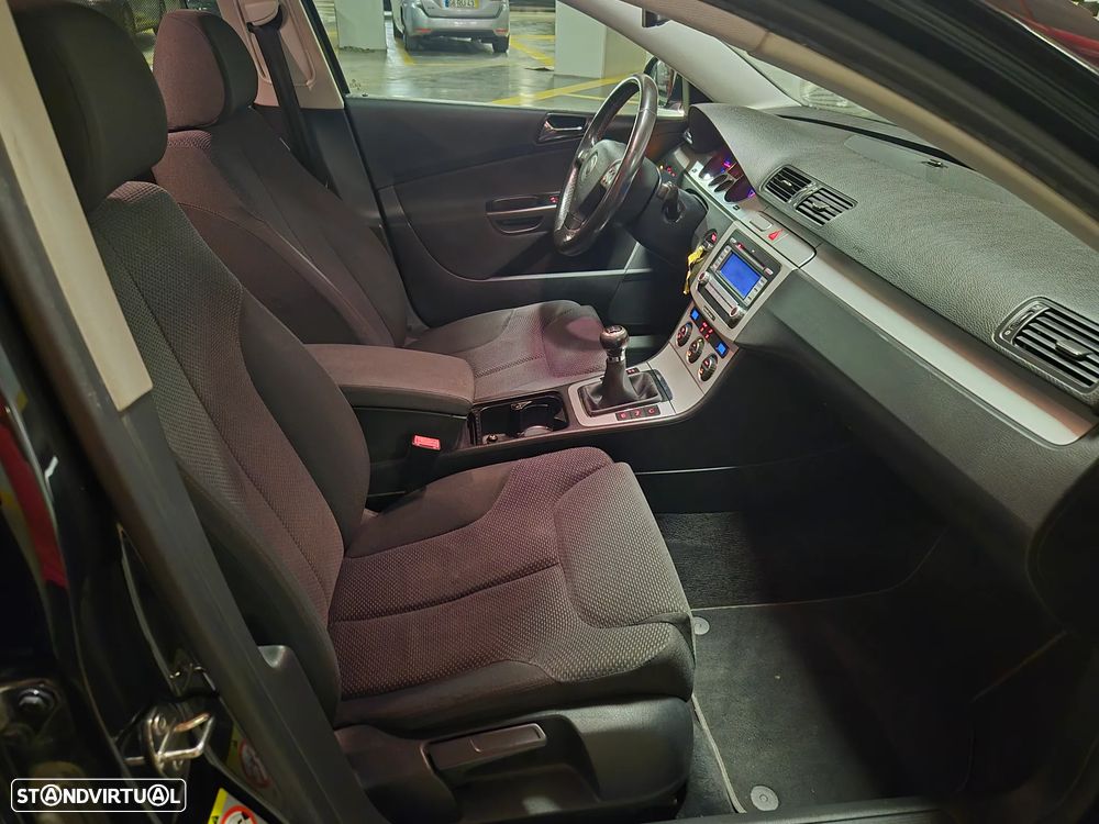 VW Passat 2.0 TDI Confortline - 40