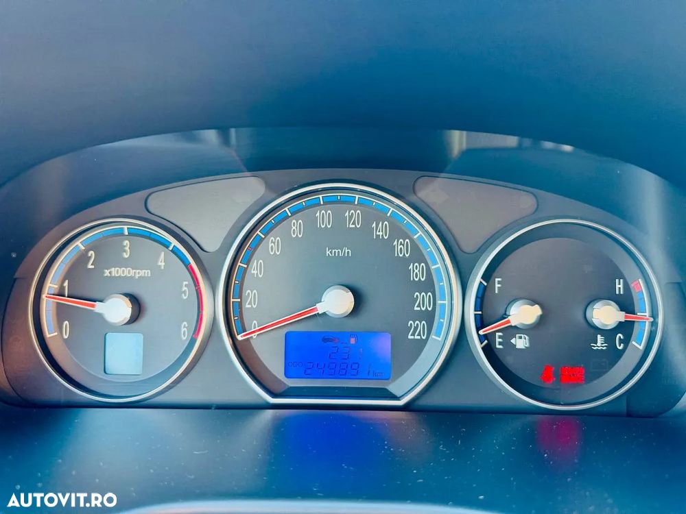 Hyundai Santa Fe 2.2 DSL VGT 5 SEATS 4WD MT STYLE - 6